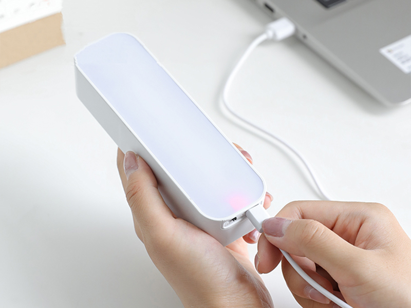 小臺燈白色TPE USB/Type-C充電線定制，聯鑫德誠數據線廠家